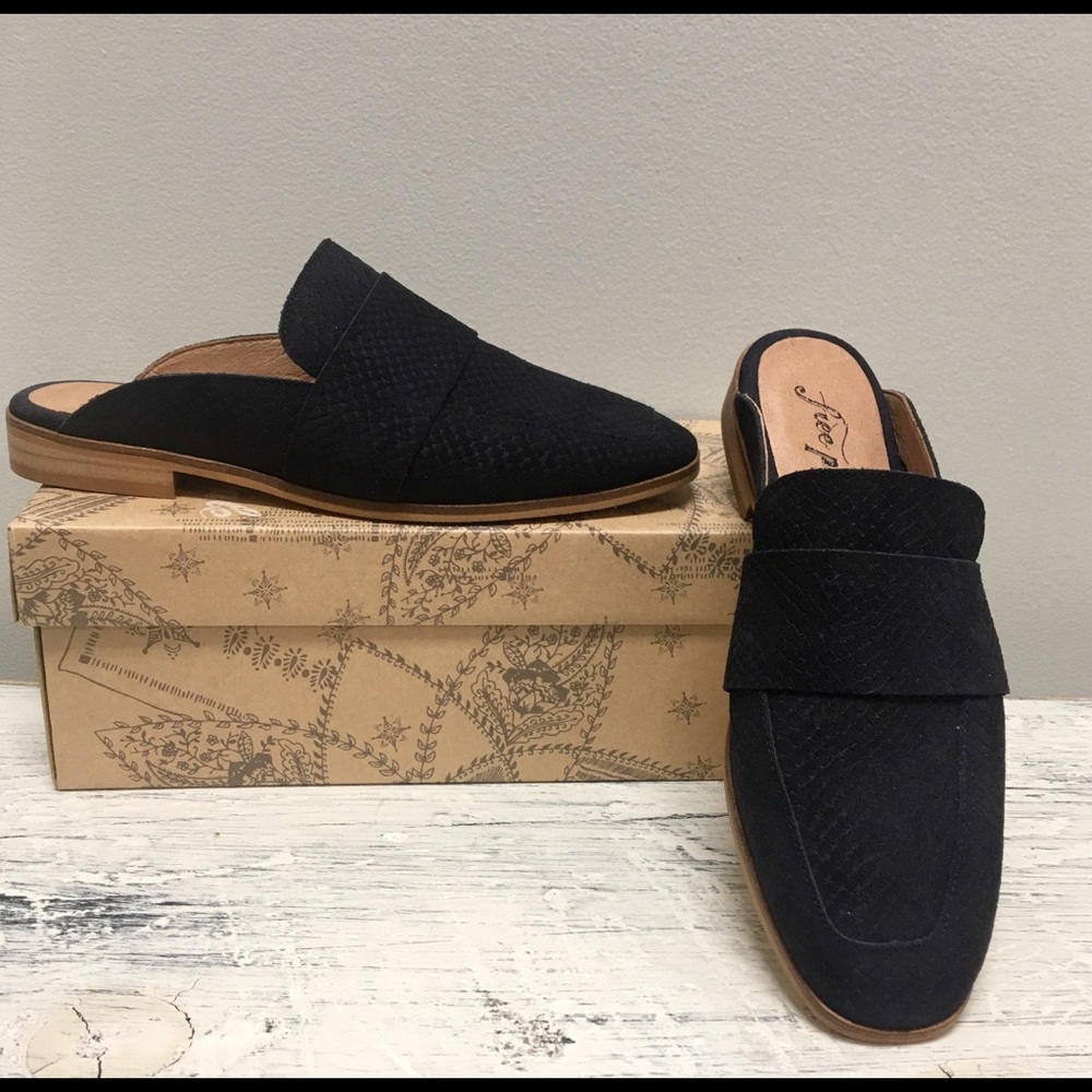 FREE PEOPLE Navy AT Ease Loafer Size 37 NIB